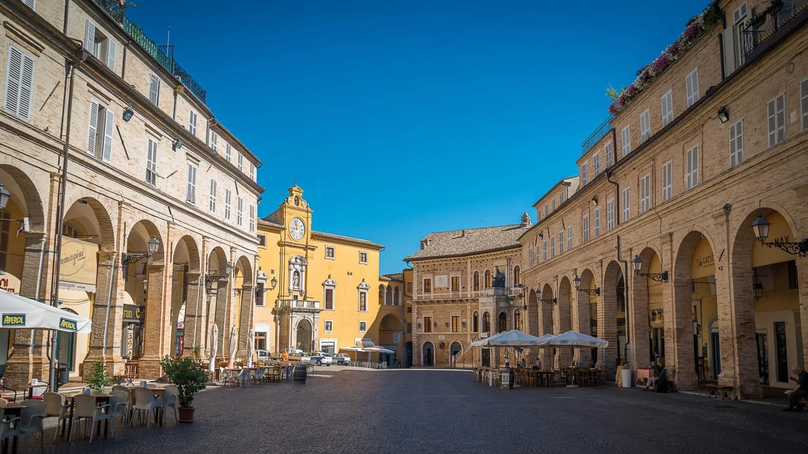 Piazza del Popolo a Fermo